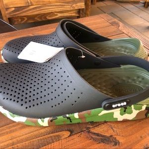 CROCS LiteRide Printed Camo Slip Ons (13M) NWT